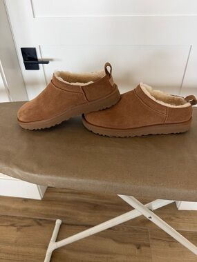 UGG Women Chestnut Suede Shearling-Lined Slip-On Slippers